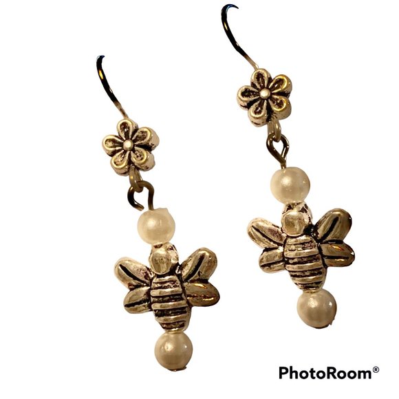 White Pearl Bumble Bee Earrings Silver Plated Dangle Insect Queen Bea Glass Bead - Picture 4 of 11
